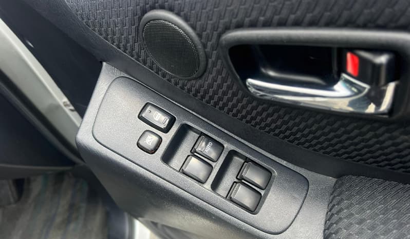 2004 Toyota Kluger image-10