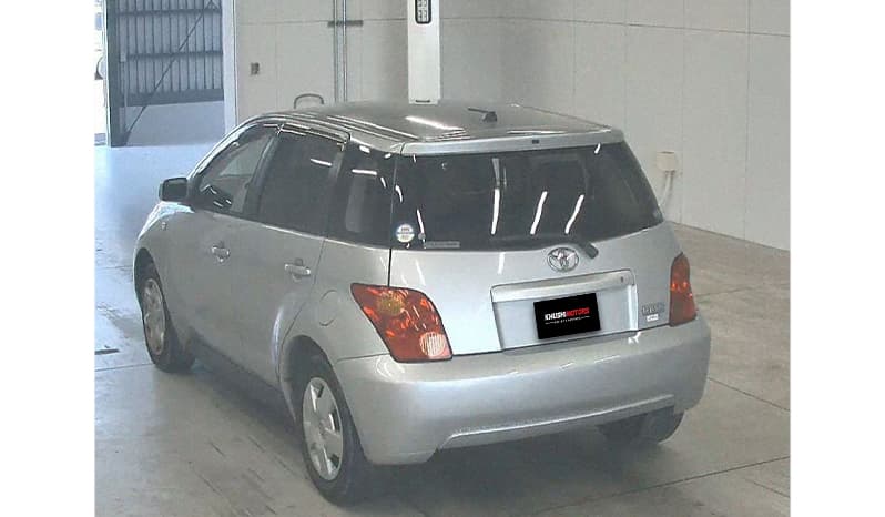 2002 Toyota IST image-3