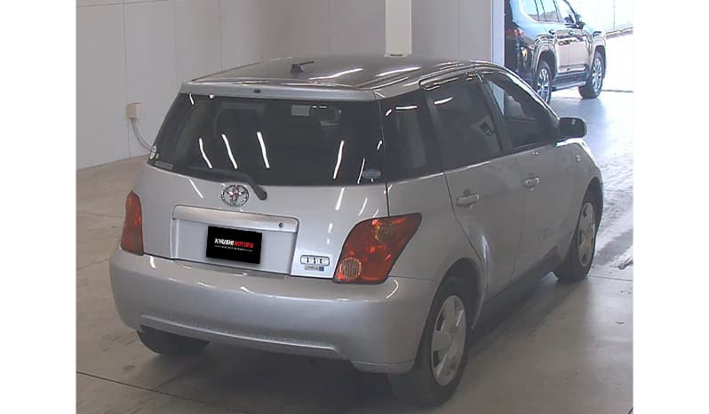 2002 Toyota IST image-5