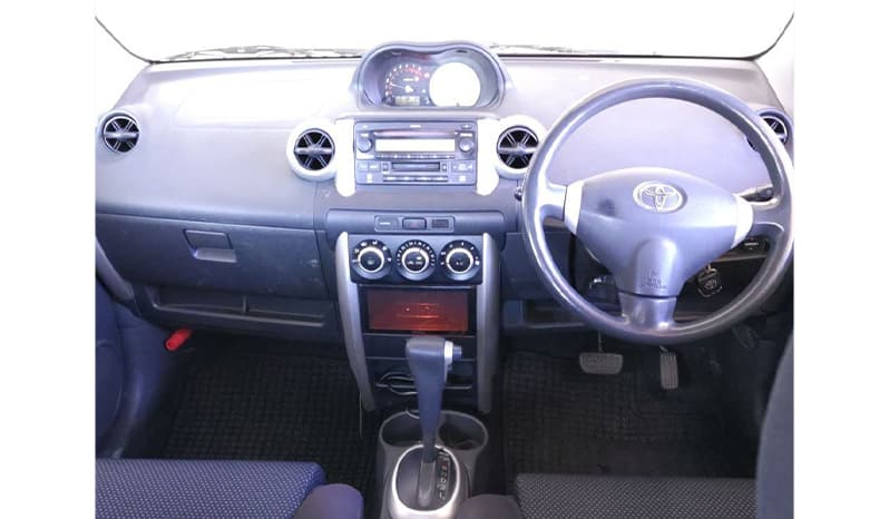 2002 Toyota IST image-6