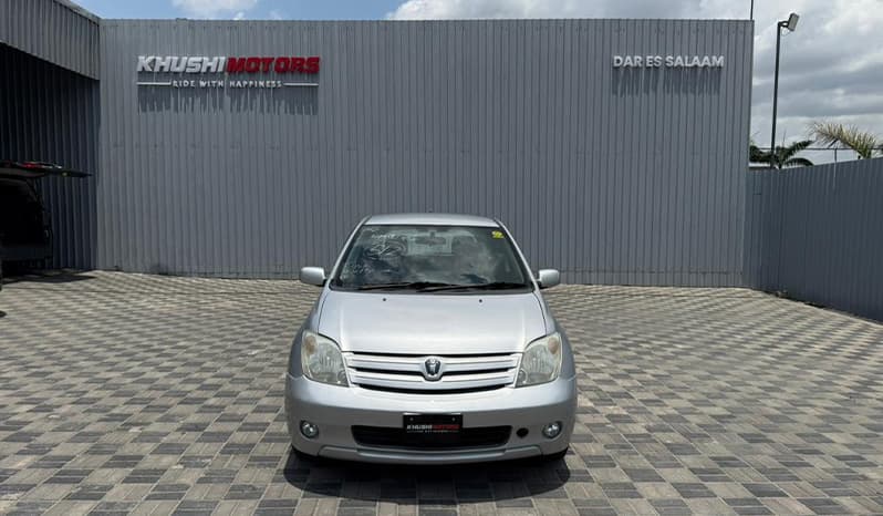 2002 Toyota IST image-8