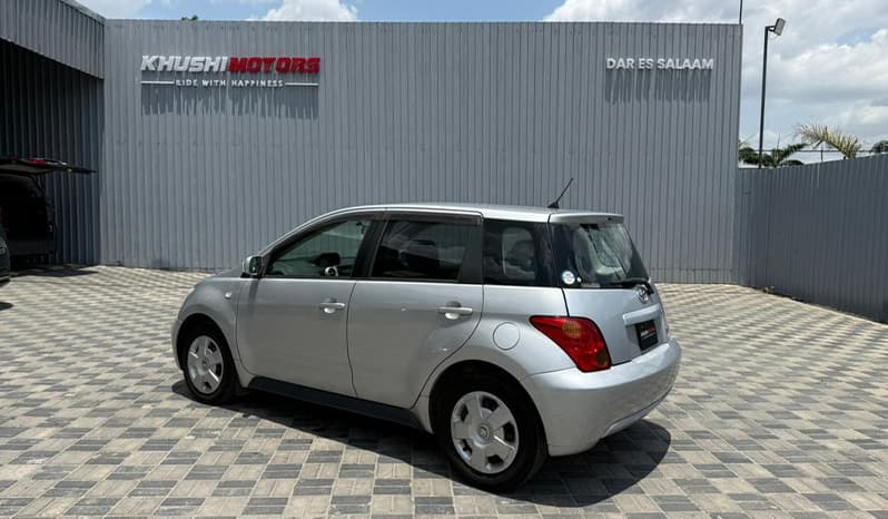 2002 Toyota IST image-10