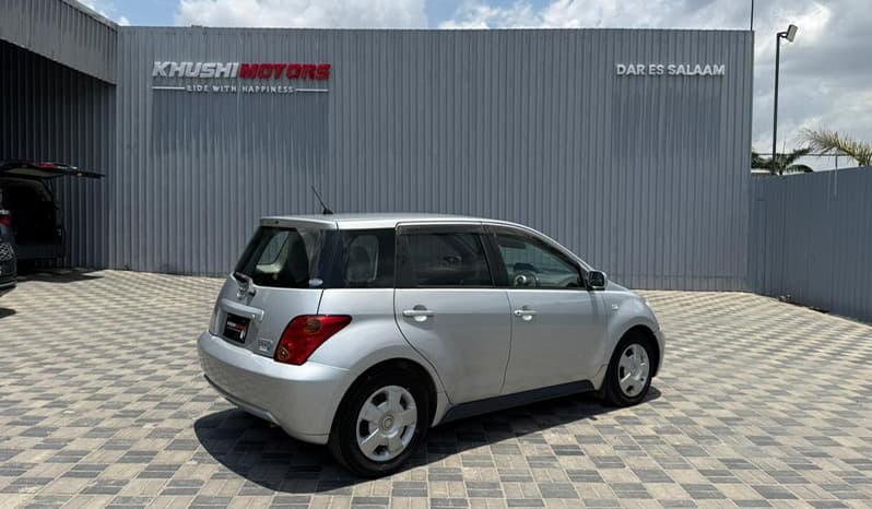 2002 Toyota IST image-12