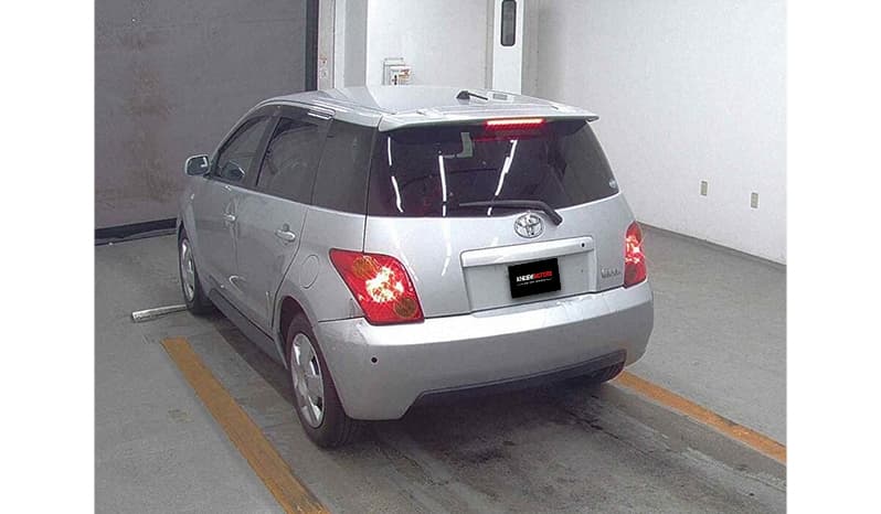 2003 Toyota IST image-2