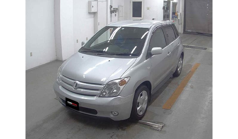 2003 Toyota IST image-3