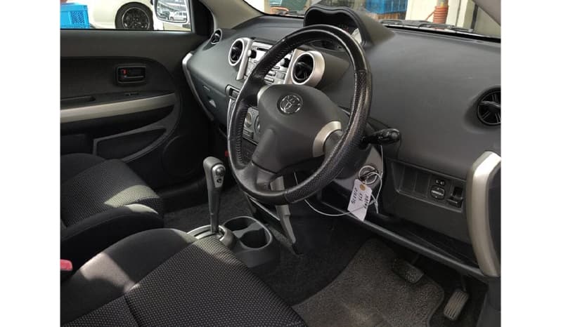 2003 Toyota IST image-4
