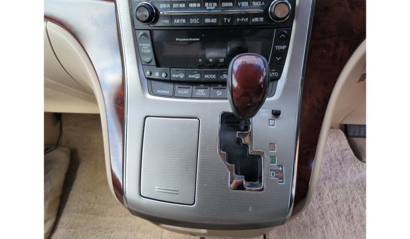 2008 Toyota Alphard image-4