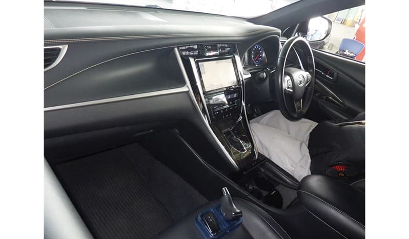 2015 Toyota Harrier image-3