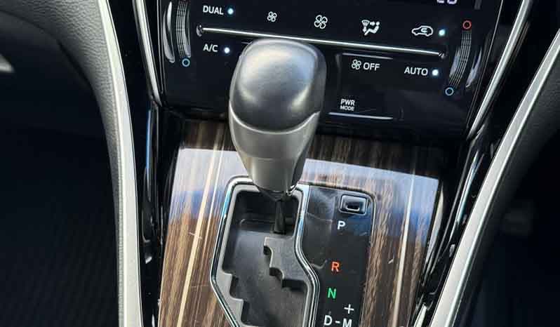 2015 Toyota Harrier image-15