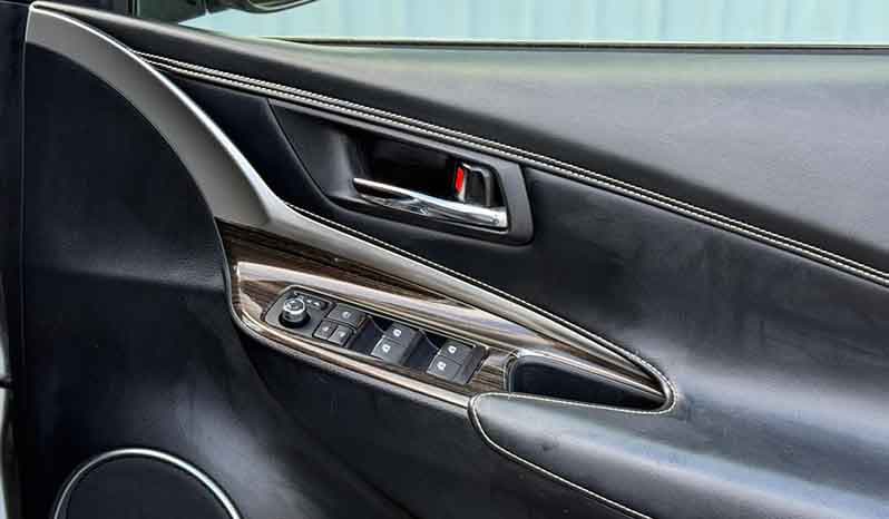 2015 Toyota Harrier image-16