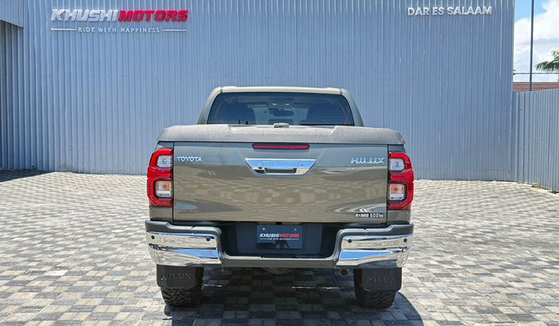 2021 Toyota Hilux image-12