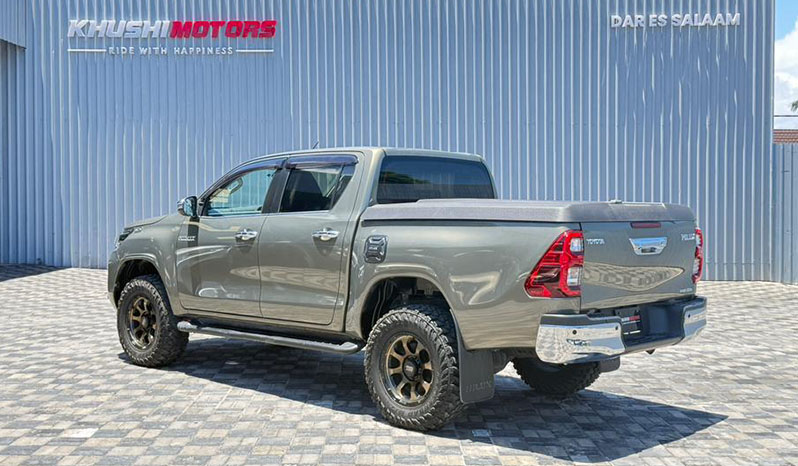 2021 Toyota Hilux image-13