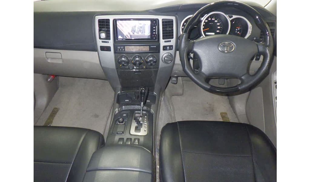 2004 Toyota Hilux Surf image-7