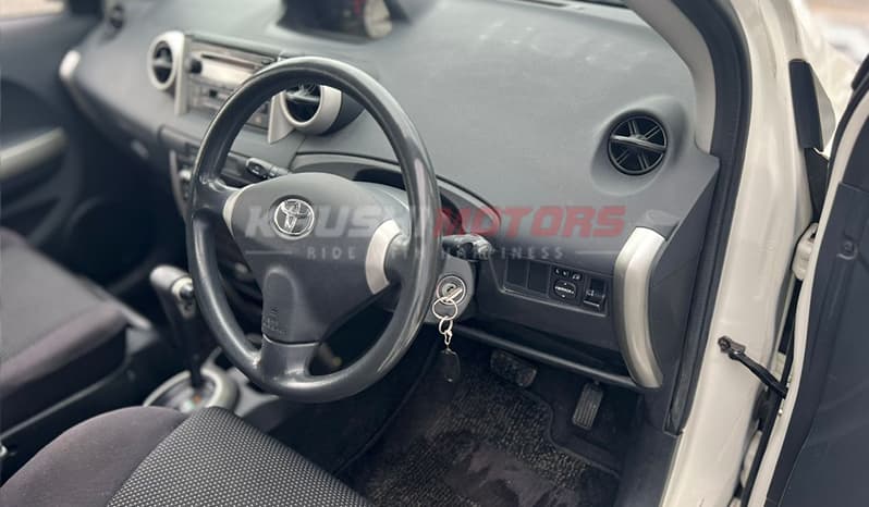 2002 Toyota IST image-21