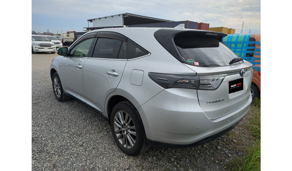 2015 Toyota Harrier image-4