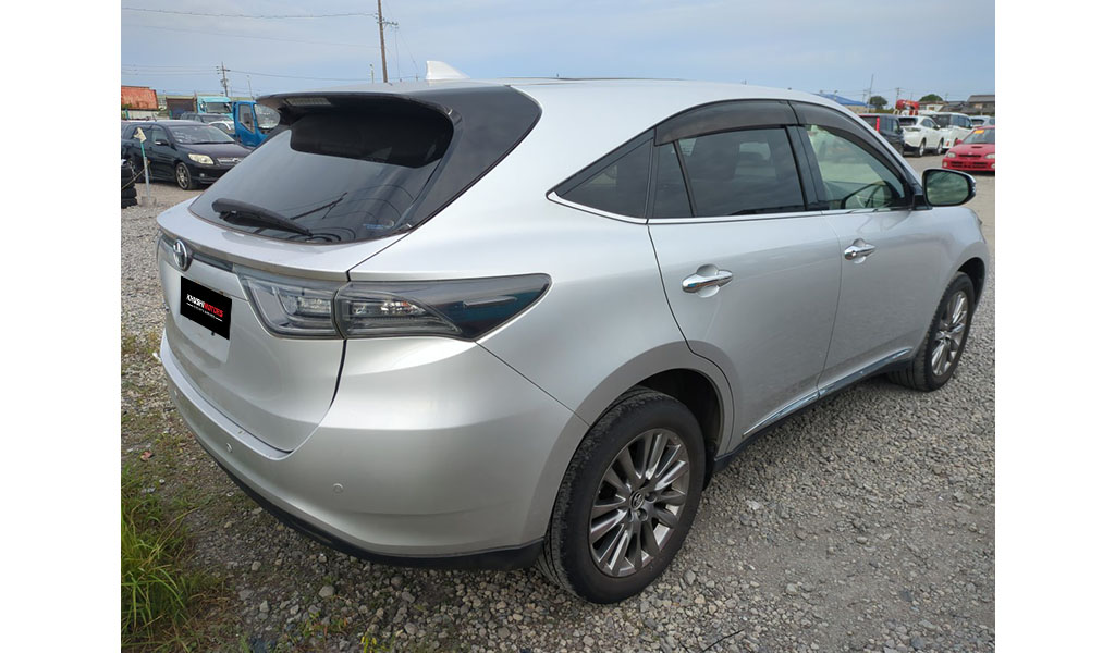 2015 Toyota Harrier image-5