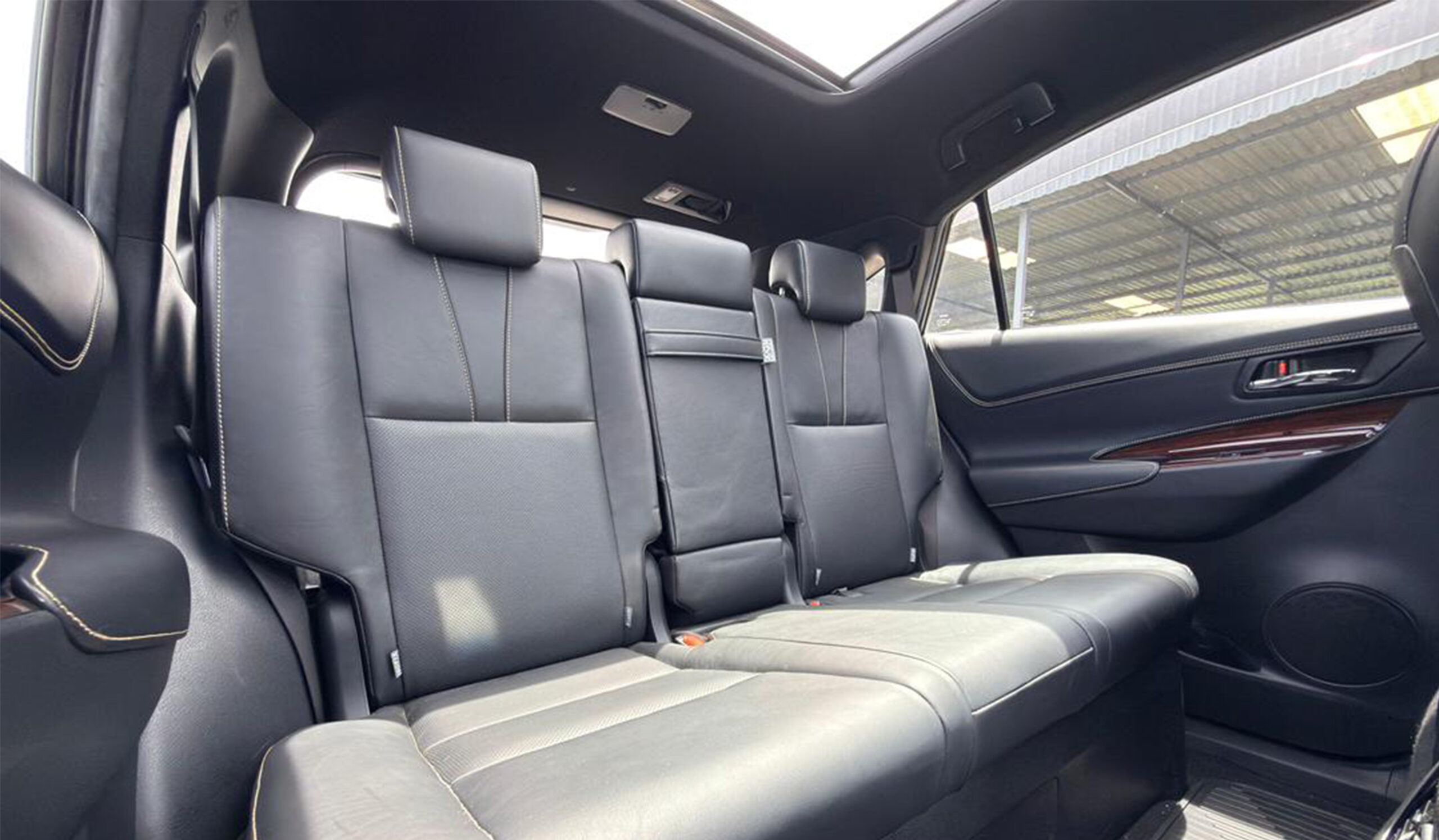 2015 Toyota Harrier image-13