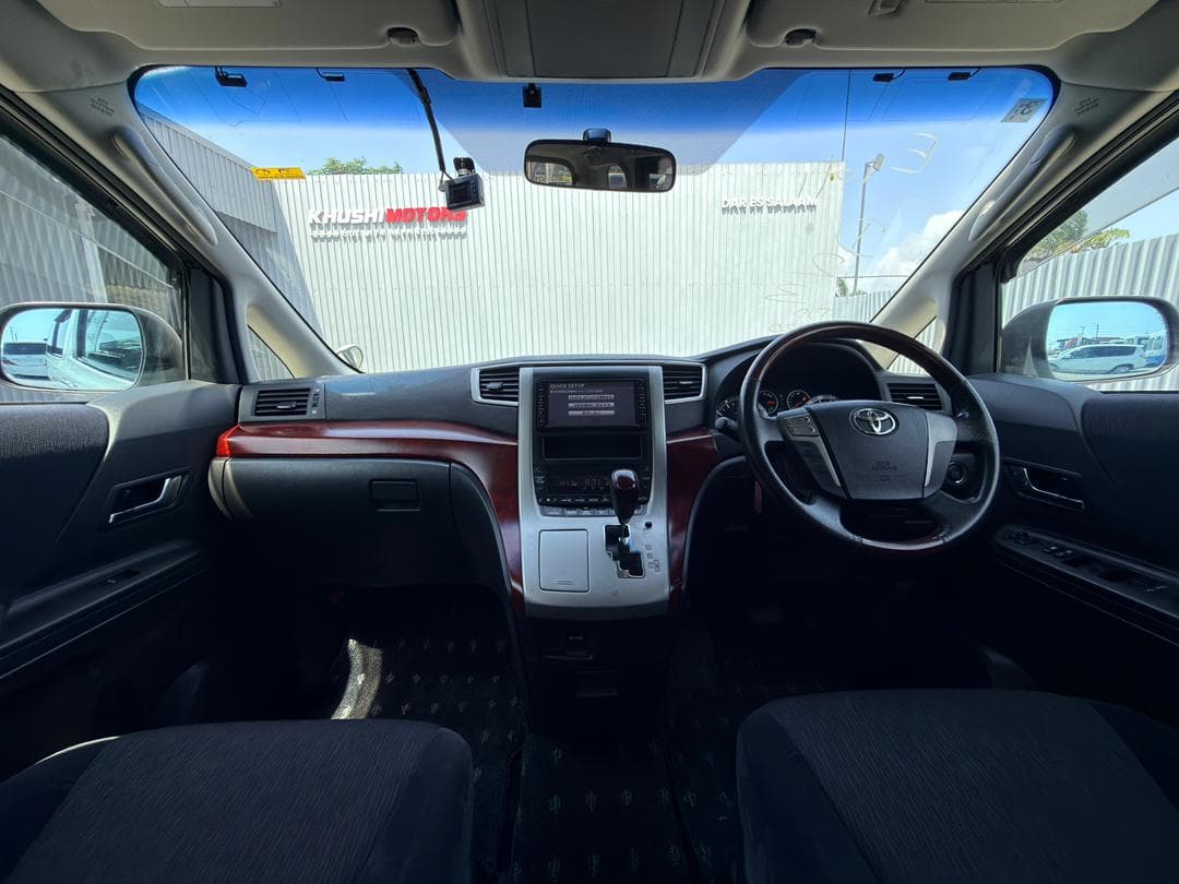 2010 Toyota Alphard image-22