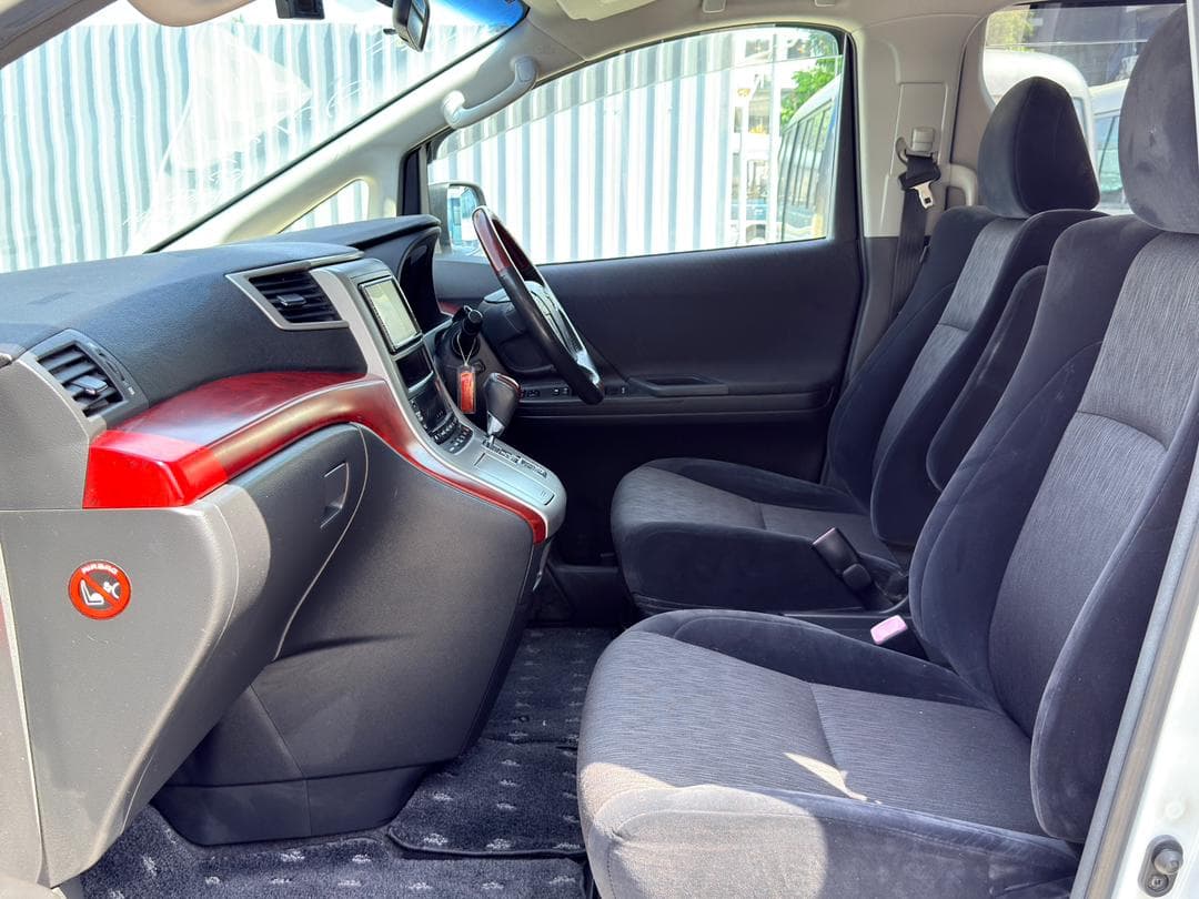 2010 Toyota Alphard image-23