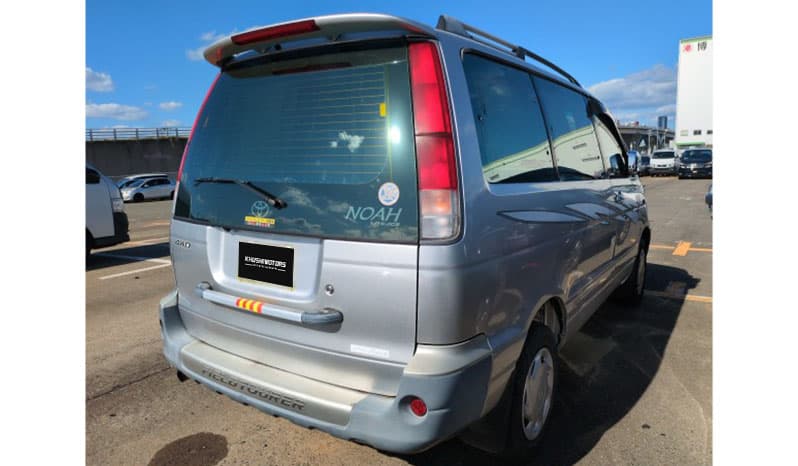 2000 Toyota Noah image-5