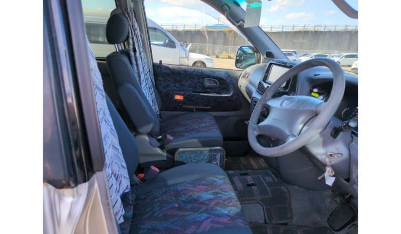 2000 Toyota Noah image-7