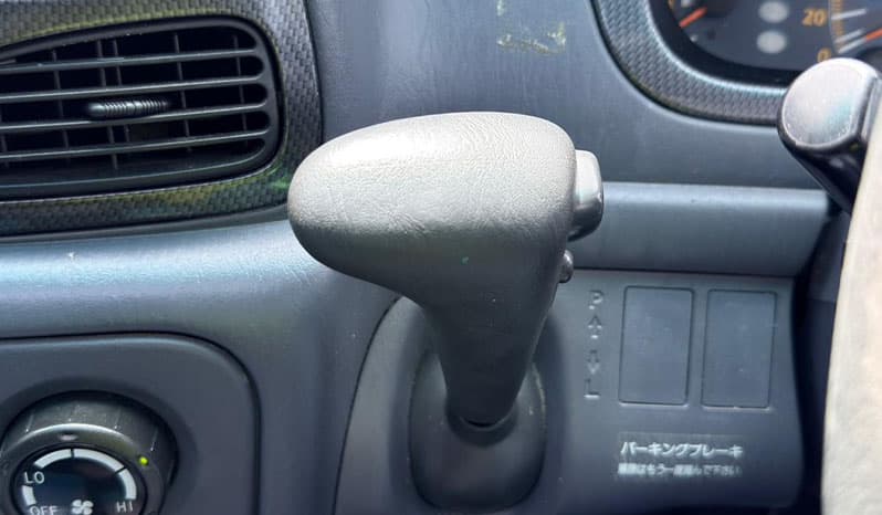 2000 Toyota Noah image-12