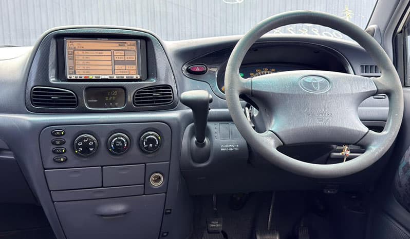 2000 Toyota Noah image-15