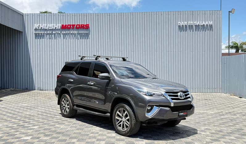2018 Toyota Fortuner image-1