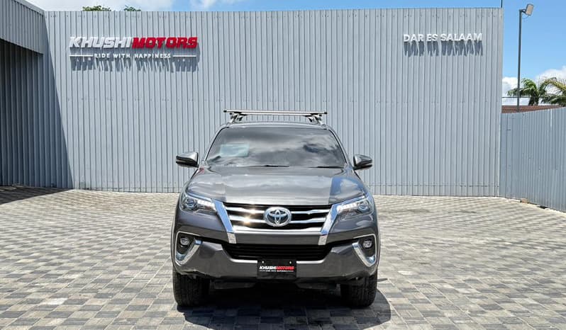 2018 Toyota Fortuner image-2