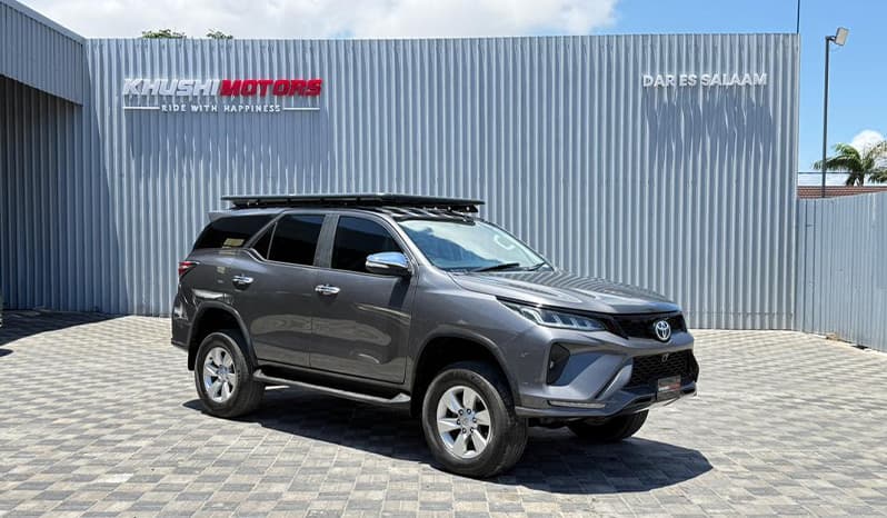 2020 Toyota Fortuner image-1