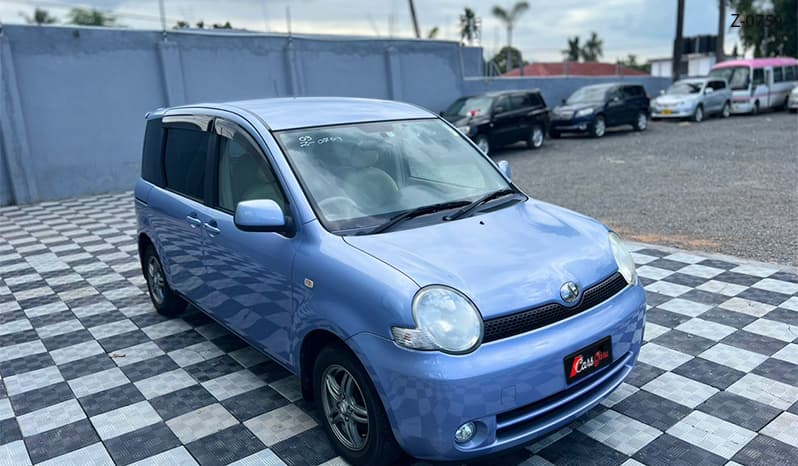 2003 Toyota Sienta image-12