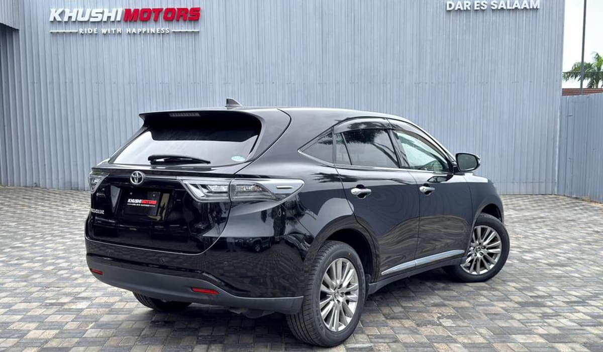 2016 Toyota Harrier image-13
