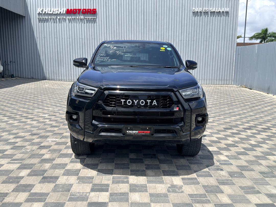 2022 Toyota Hilux image-8