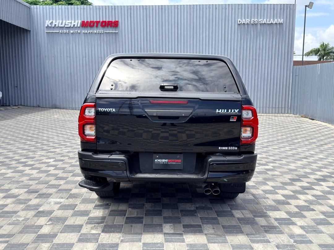 2022 Toyota Hilux image-12