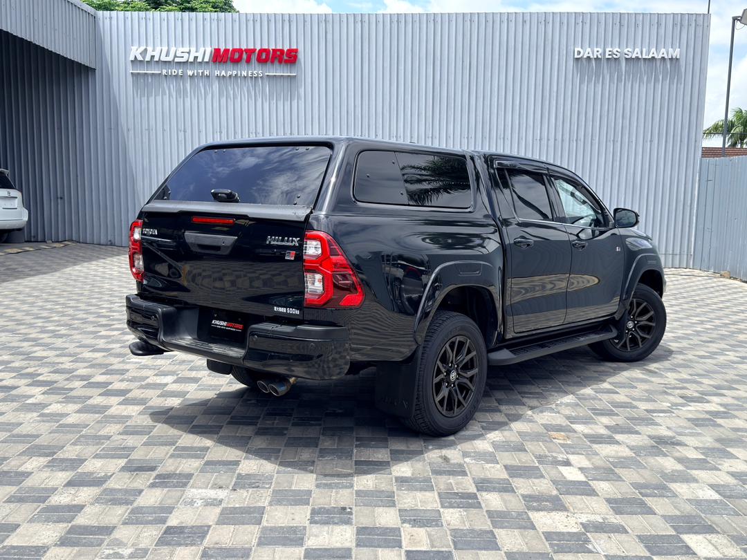 2022 Toyota Hilux image-13