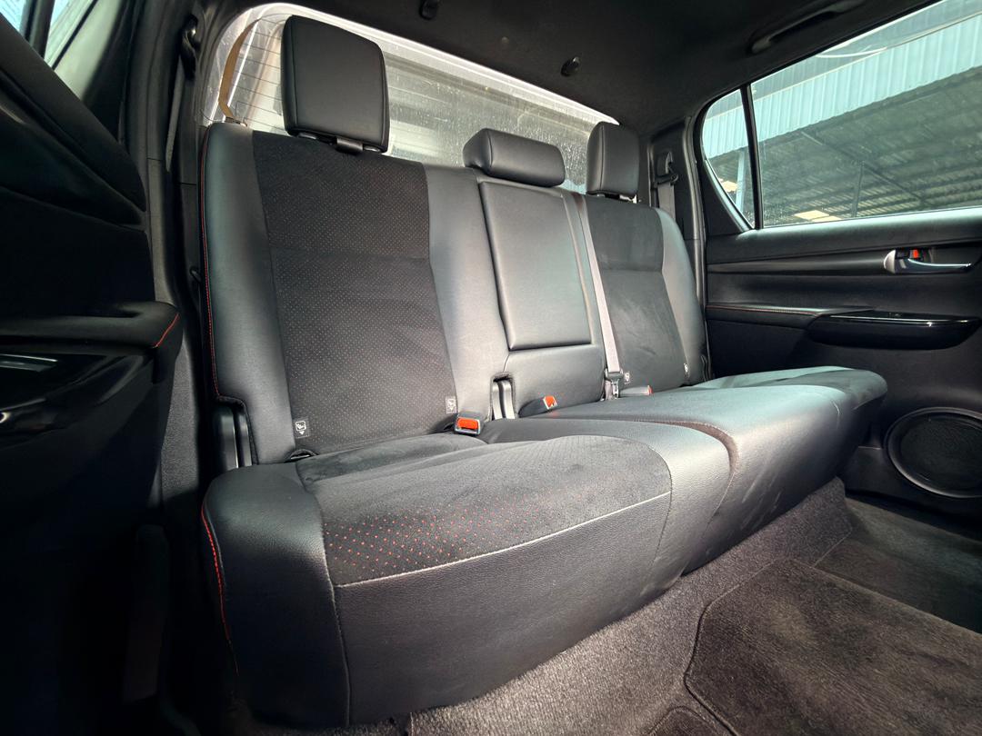 2022 Toyota Hilux image-14