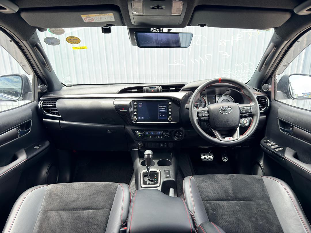 2022 Toyota Hilux image-16