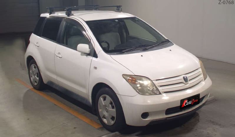 2003 Toyota IST image-1
