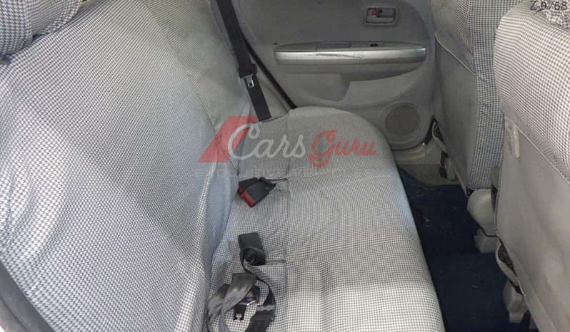 2003 Toyota IST image-8