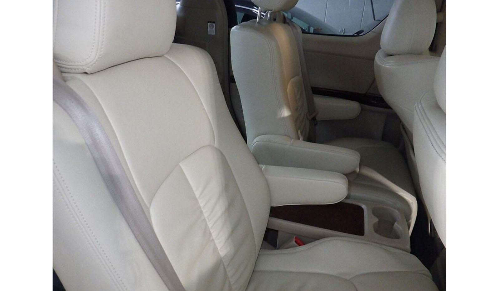 2008 Toyota Alphard image-2