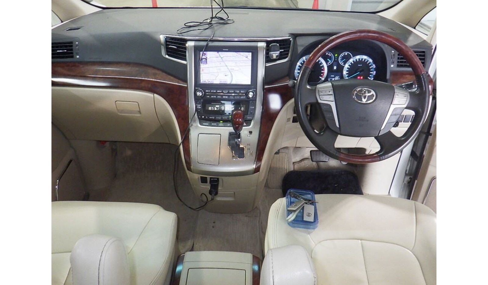 2008 Toyota Alphard image-3