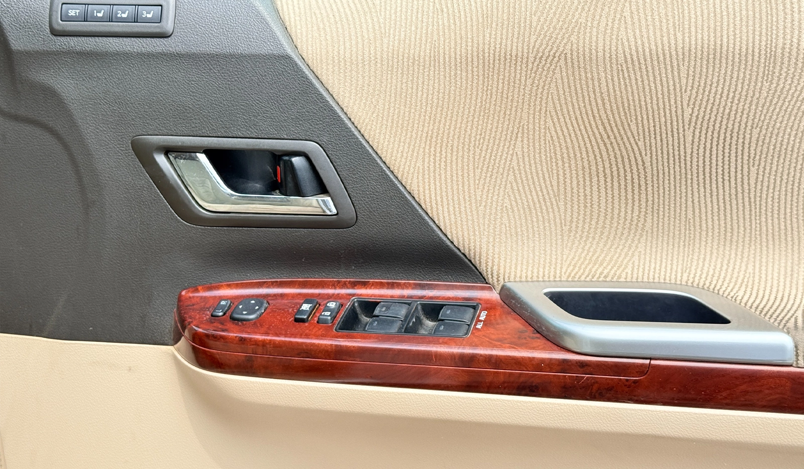 2008 Toyota Alphard image-12