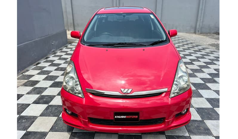 2003 Toyota Wish image-1