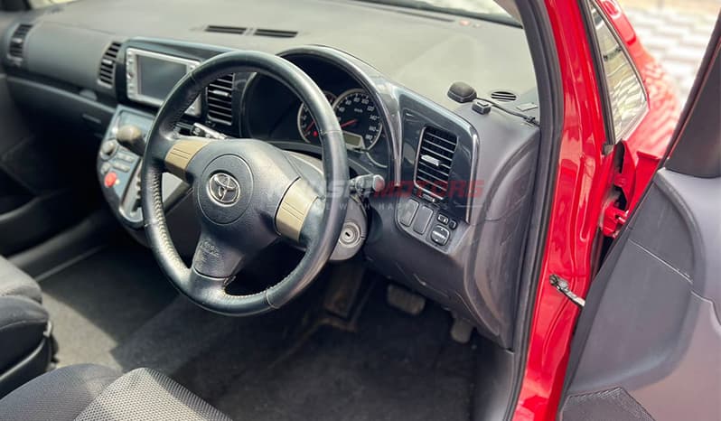 2003 Toyota Wish image-13