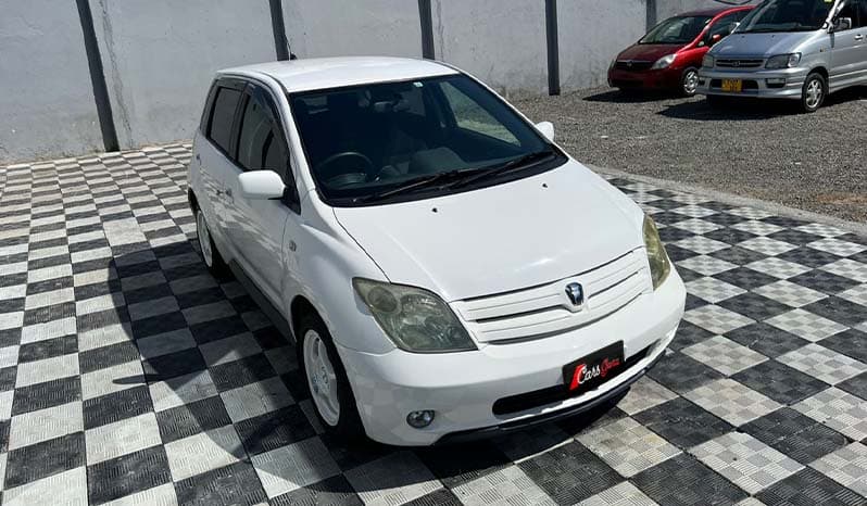2003 Toyota IST 1300cc image-1