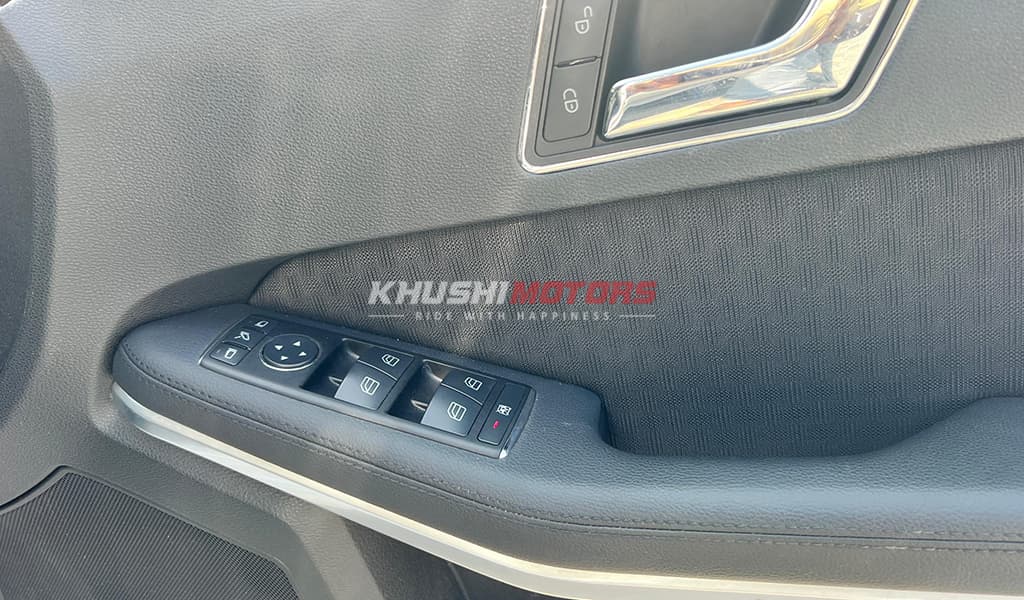 2009 Mercedes-Benz E-Class CGI Blue Efficiency E250 image-9