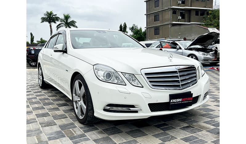2011 Mercedes-Benz E-Class CGI 125 Edition E250 image-1