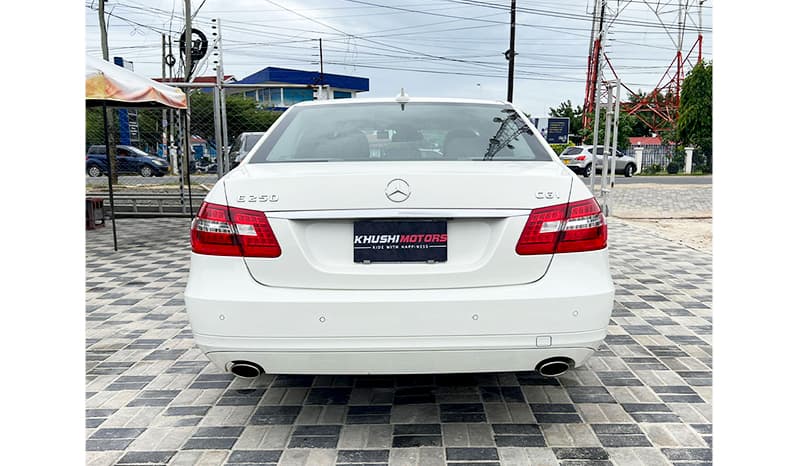 2011 Mercedes-Benz E-Class CGI 125 Edition E250 image-4