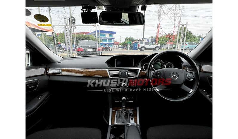 2011 Mercedes-Benz E-Class CGI 125 Edition E250 image-11