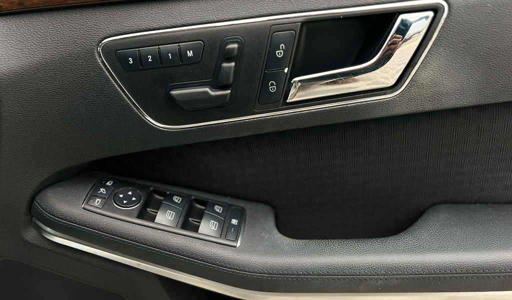2011 Mercedes-Benz E-Class CGI Blue Efficiency E250 image-8